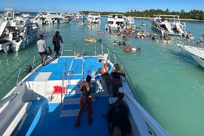 Hip Hop Beat and Live Dj Adults Only Party Boat and Free drinks - Is $62 a Fair Price?