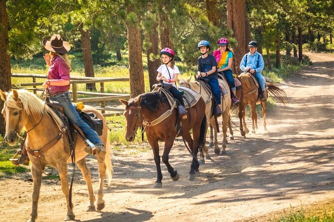 Horseback Riding in the Dominican Jungle - What the guides add to the day
