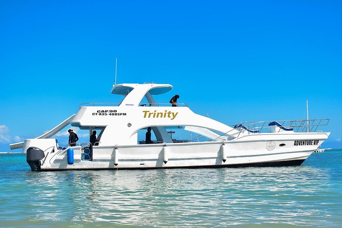 Infinity party boat in Punta Cana - Snorkeling and time in the water