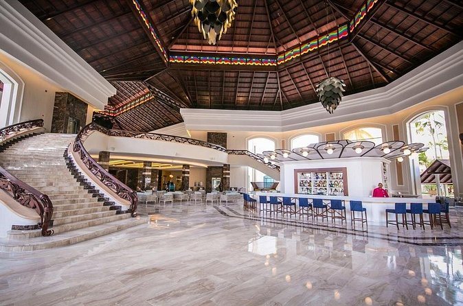 Majestic Mirage - Round Trip Shuttle - Punta Cana Airport - What the $80 group price really buys you
