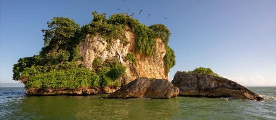 Mangroves, Mogotes and Mountains from Punta Cana - The safari jeep climb to Montaña Redonda
