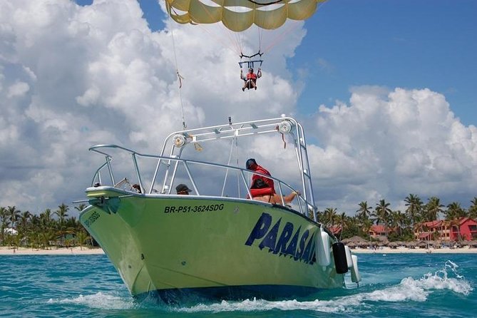 Parasailing Punta Cana - The boat ride and safety setup