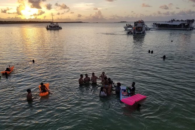 Party Boat - Booze Cruise Punta Cana - The Open Bar: Included, but Keep Expectations Modest