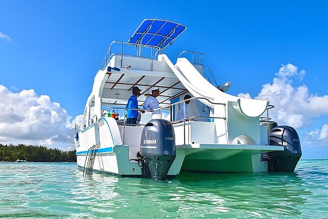 Party Boat / Catamaran Party in Punta Cana - Open drinks, snacks, and the food question