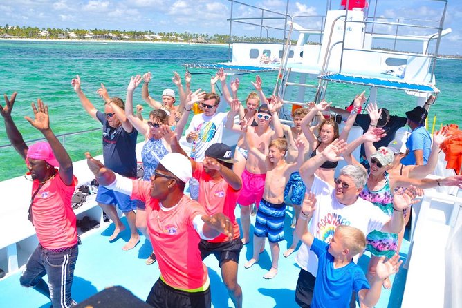 Party boat in Catamaran with Open Bar adults only - Key points to know before booking