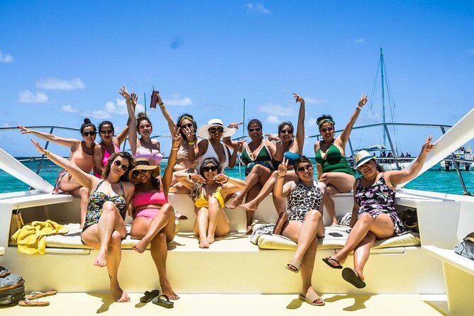 Party boat in Catamaran with Open Bar adults only - The 1:30 pm pickup and shared ride