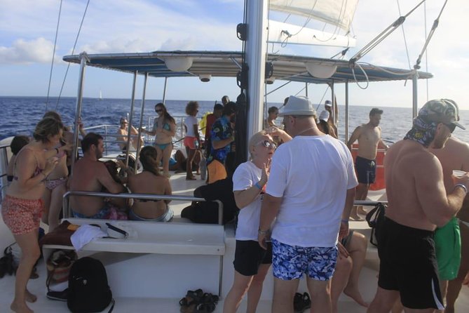 Party boat in Catamaran with Open Bar Only Adults + Snorkeling - Is $52.25 a fair price?