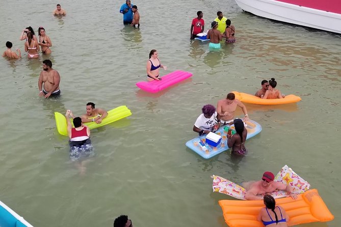 Party Boat in Punta Cana - Booze Cruse - Drinks, snacks, and the extra-cost question