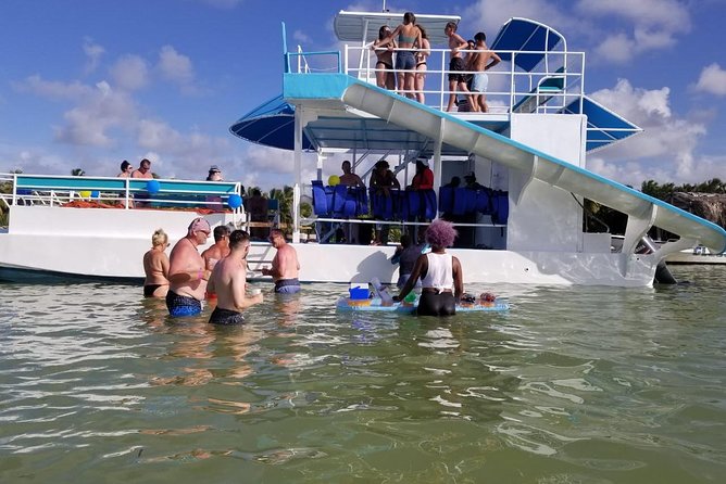 PARTY BOAT Punta Cana - The natural pool stop