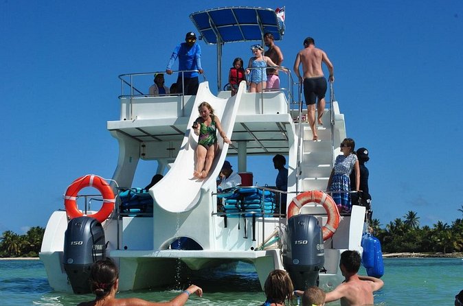Party boat, Snorkeling, Sand-bar open bar in Bávaro Beach - How the $54 price holds up