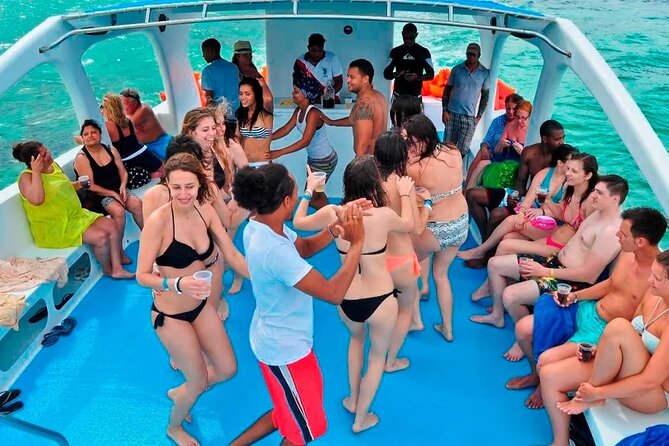 Party boat, Snorkeling, Sand-bar open bar in Bávaro Beach - Who will enjoy this boat most