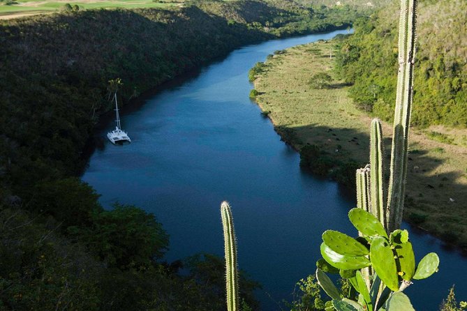 Platinum Catalina Island and Chavon River - From Punta Cana to La Romana at 7:30 a.m.
