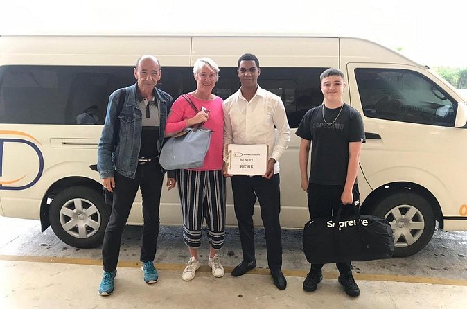 Private Airport Punta Cana transfer to Hotels Barcelo - The return trip: leave three hours before your flight