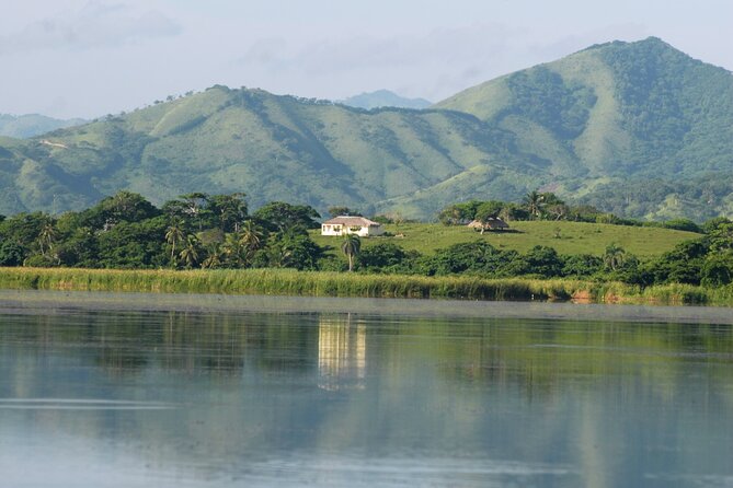 Private Boat Nature Tour of Limón Beach and Lagoon - Four hours around Limón Beach