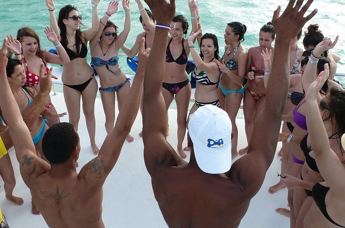 Private Catamaran Snorkeling Family Adventure - How the crew shapes the day