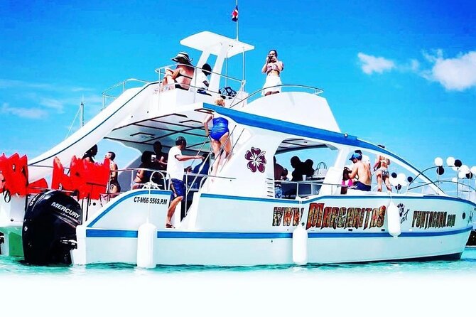 Private Cruise Party with Drinks and Snorkeling in Punta Cana - Cocktails, President beer, and Caribbean music