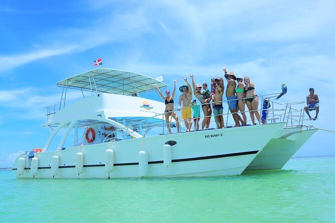 Private Cruise with BBQ - Slide And Open Bar - From pickup to the port