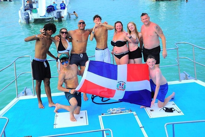 Private Cruise with BBQ - Slide And Open Bar - Swimming in the natural pool