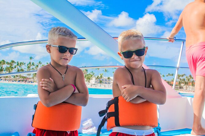 Private Luxury Party Boat with Slide - Snorkeling around the reef