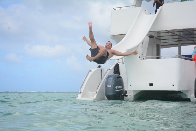 Private Party Boat Cruise: Sound System, Open Bar, Natural Pool - What is included in the open bar