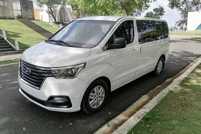 Private Punta Cana Airport Ground Transfers - One-way or roundtrip: choose the option that fits