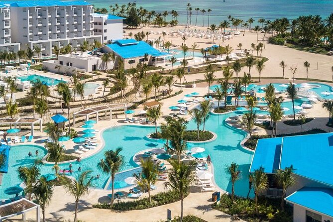 Private Transfer Punta Cana Airport to/from Dreams cap Cana - Finding your driver at Punta Cana Airport