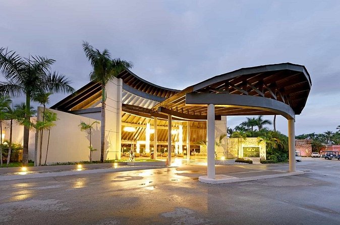 Private Transfer Punta Cana Airport to/from Grand Palladium Punta Cana - Is $40 Good Value for a Group of Six?