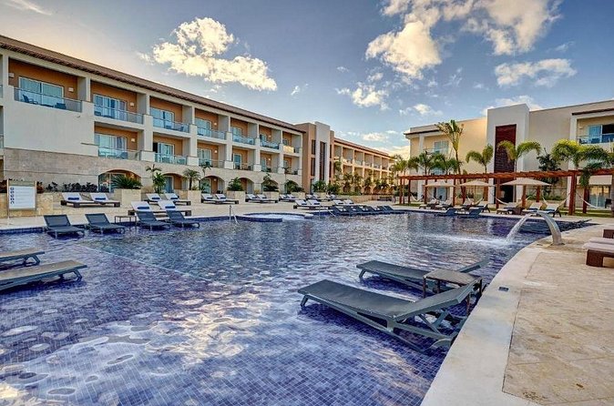 Private Transfer Punta Cana Airport to/from Hideaway by Royalton - Communication is the main convenience