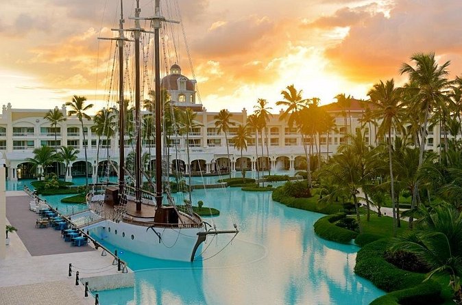 Private Transfer Punta Cana Airport to/from Iberostar Grand Bavaro - Who should book this transfer