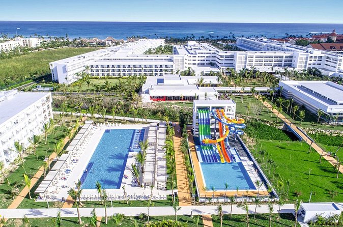 Private Transfer Punta Cana Airport to/from Riu Republica Punta Cana - Comfort, space, and practical details