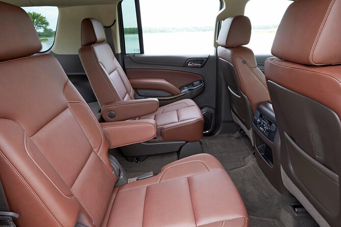 Private Transfer VIP Suburban Punta Cana Airport from/to Hotels - The small extras that make a short ride easier