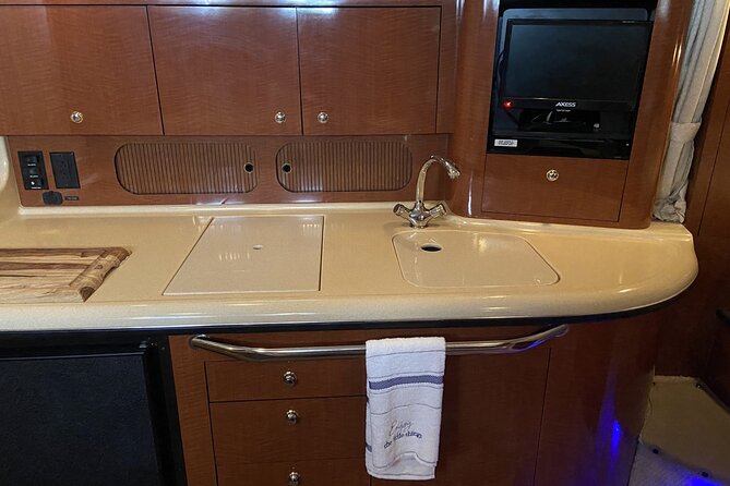 Private Yacht in Punta Cana, Unlimited Drinks and HipHop Music - What the $1,150 group price really means