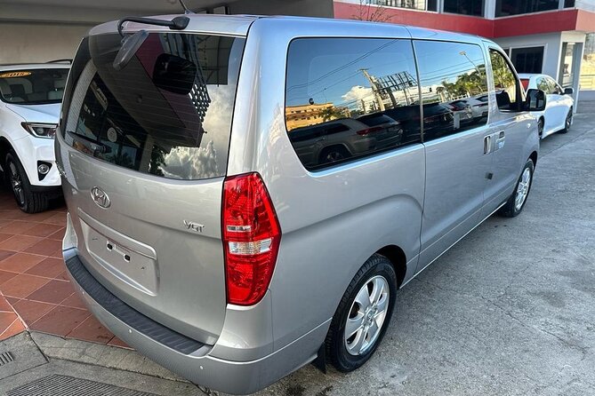 Punta Cana Airport Shuttle to Bávaro and Punta Cana Hotels - Drivers Who Add Local Help