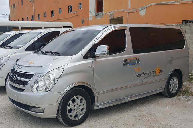 Punta Cana Airport to Uvero Alto Hotels > One Way - A few practical arrival tips