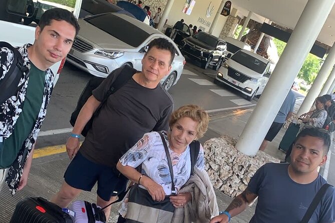Punta Cana: Airport Transfer to Hotel In RD / Fast & Safe - What the 20 to 45 minute ride feels like
