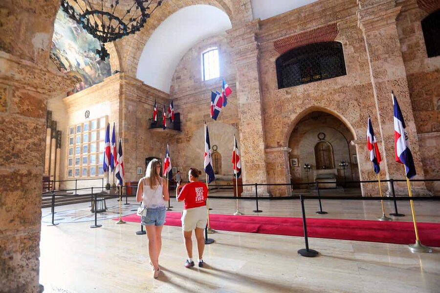 Punta Cana: All-Inclusive Day Trip to Santo Domingo - Inside the Alcázar de Colón