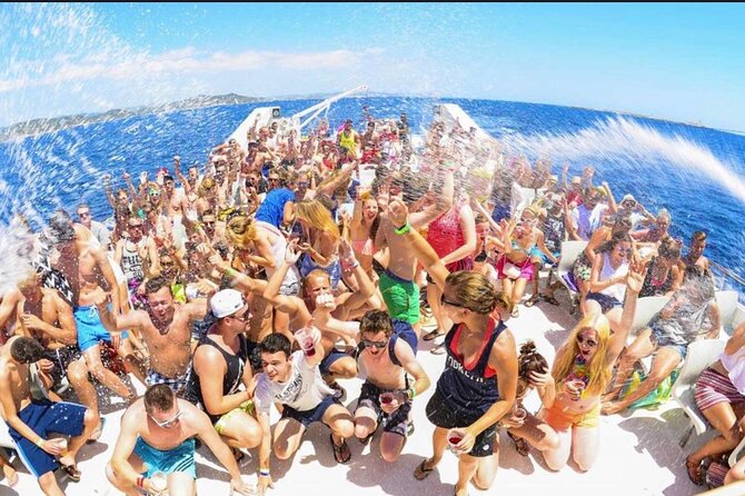 Punta Cana Booze Cruise, Snorkeling, Bar Entertainment Open Bar - Passing Dolphin Island