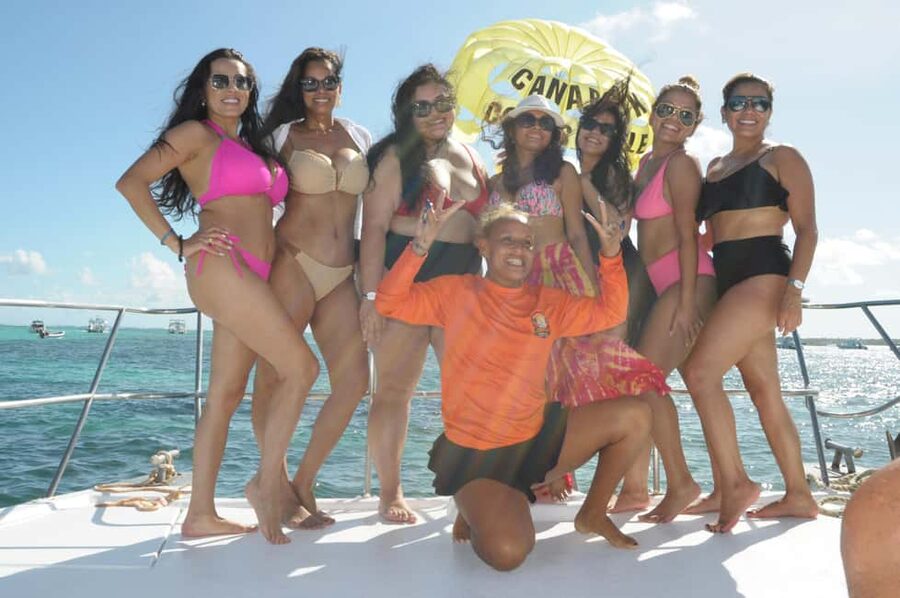 Punta Cana: Booze Cruise with Snorkel and Natural Pool Stop - One hour at La Piscina Natural