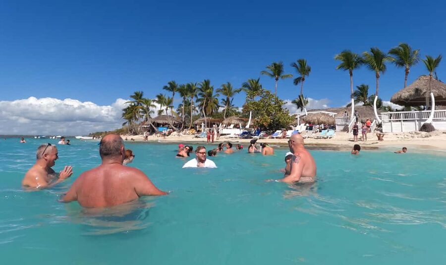 Punta Cana: Catalina Island Trip with Snorkeling - From Bávaro to La Romana in 80 minutes