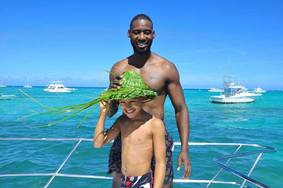 Punta Cana: Catamaran Tour with Reef Snorkeling and Open Bar - A private beach with changing conditions