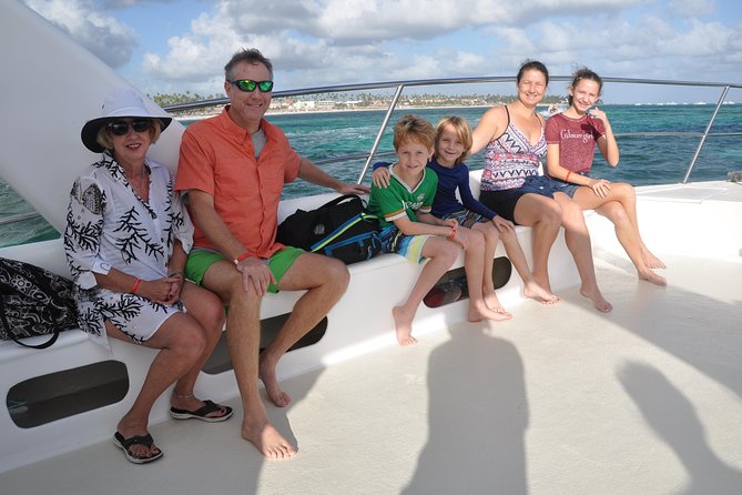 Punta Cana Combo Tour: Snorkeling, Catamaran Cruise & Parasailing - Drinks, swimming, and practical packing