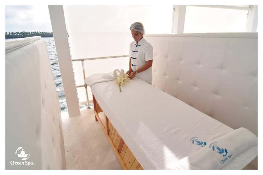 Punta Cana Floating Ocean Spa Experience with Massage & Yoga - How the catamaran rotations work