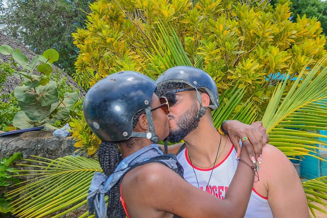 Punta Cana Horseback Ride: Jungle, Macao Beach & Free Pick Up - How the guides affect the experience