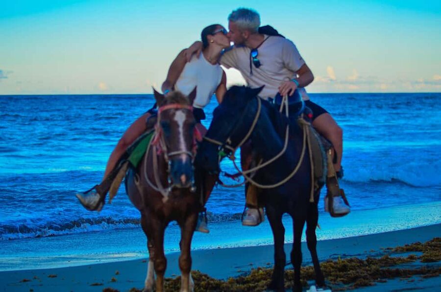 Punta Cana: Horseback Riding Tour with Sunset at Macao Beach - The return ride and the local café stop