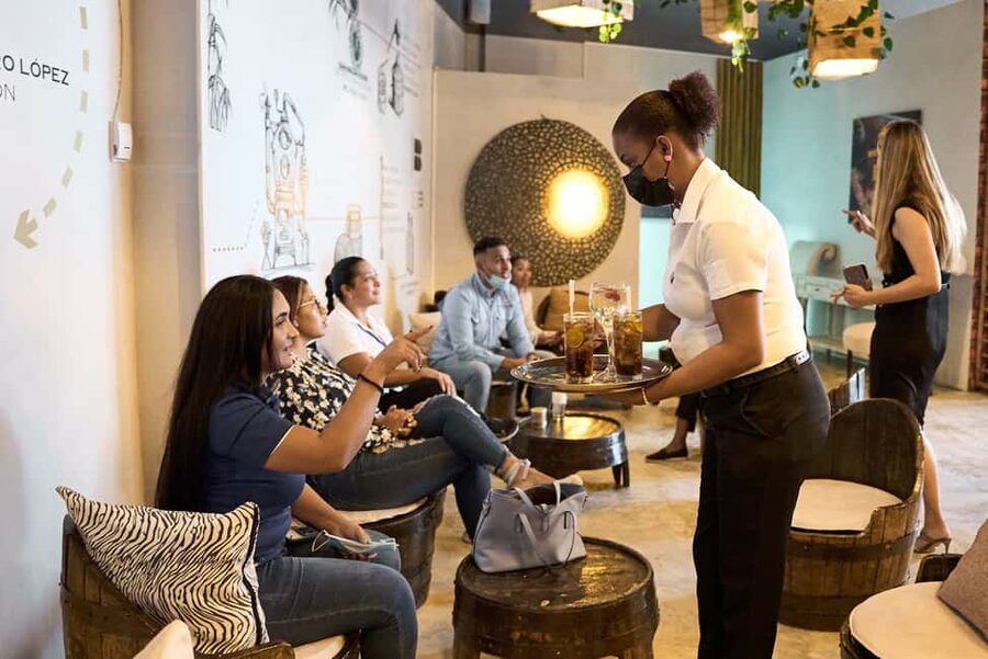 Punta Cana Oliver & Oliver Rum Tasting & Taino Concept Store - The rum lesson: from sugar cane to the bottle
