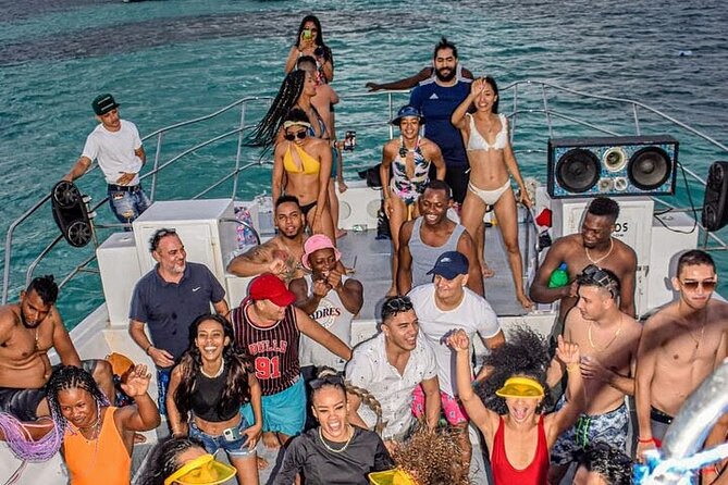 Punta Cana: Party Boat + Snorkeling Diving Music Drink Open Bar - The swimming and snorkeling stop