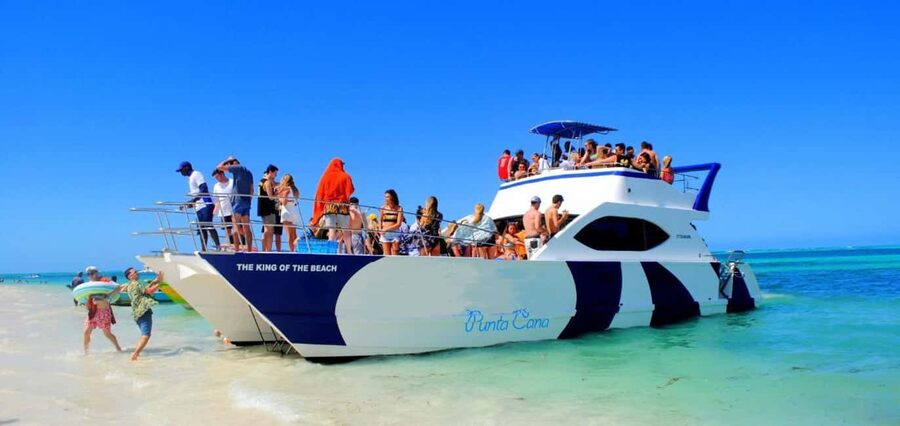 Punta Cana: Party Boat with snorkel and open bar included - Quick points to know