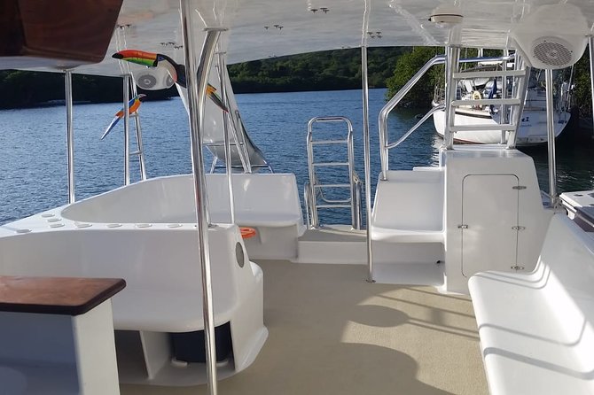 Punta Cana Private Catamaran Cruise with Drinks and Light Snacks - Playa Bibijagua and the souvenir market