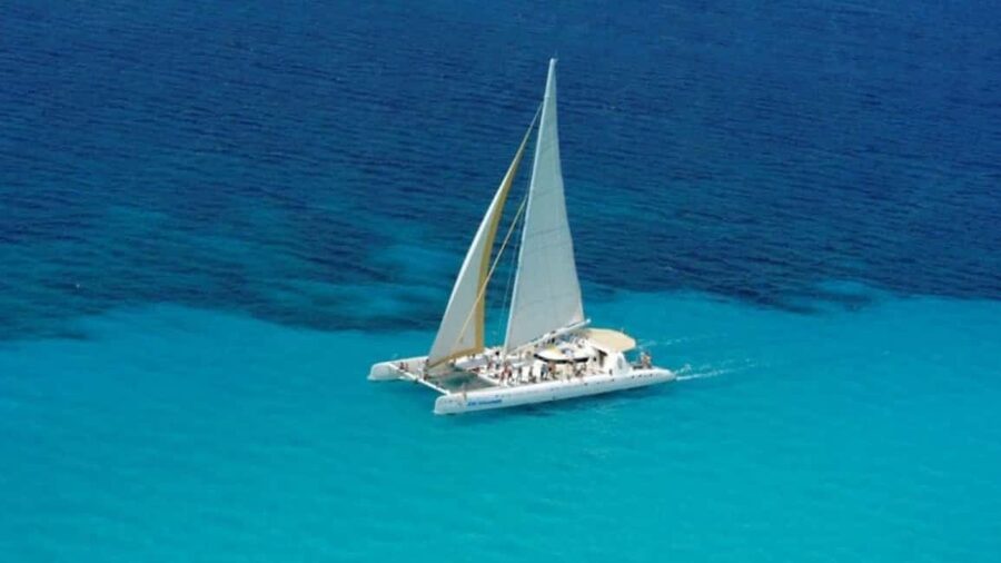 Punta Cana: Saona Island Catamaran Food Drink With Transport - Dominican buffet lunch and open-bar drinks