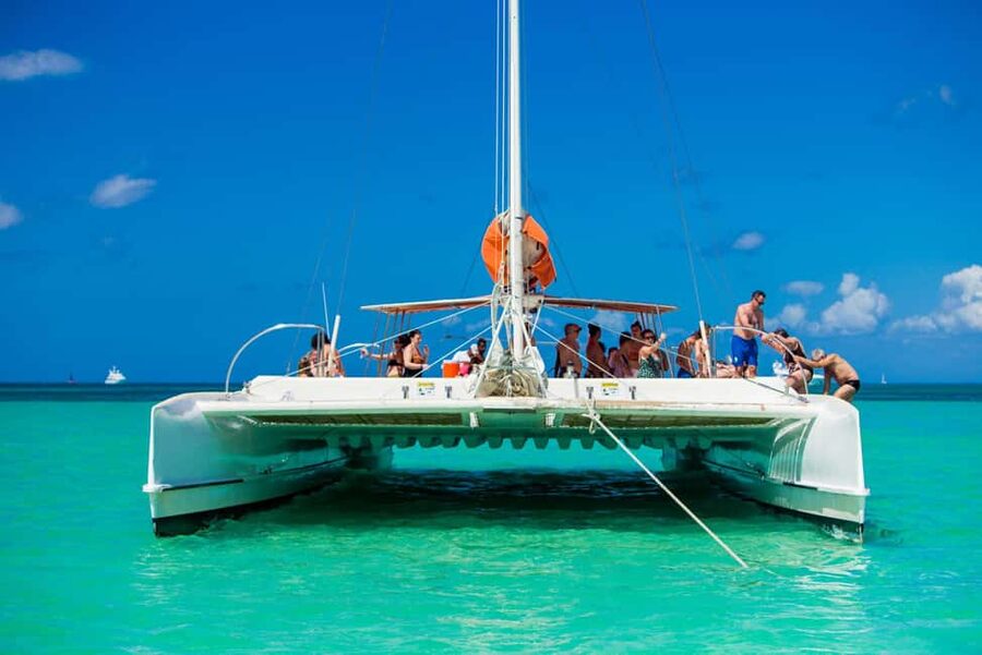 Punta Cana: Saona Island Full-Day Open Bar, Lunch & Transfer - The Speedboat Ride and Natural Pool Stop